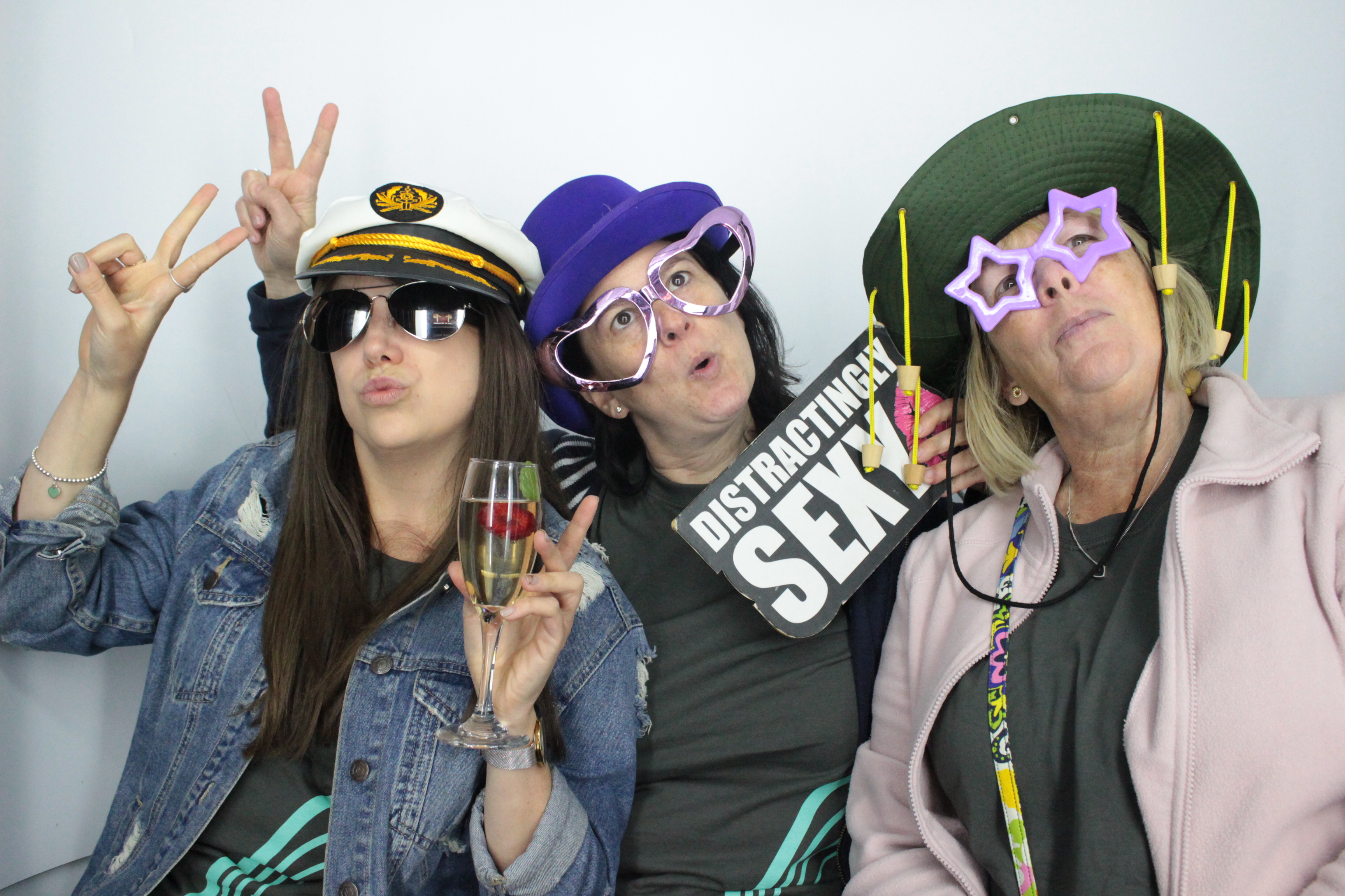 En Route International  | View more photos from the event at gallery.myphotoboothexperience.co.uk/u/MyPhotoBoothExperienceLtd/En-Route-International